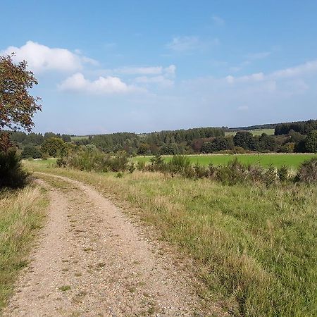 シュライデンPoehl Am Nationalpark Eifelアパートメント エクステリア 写真